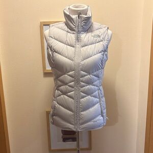 The North Face Down 550 Small Women's Light Gray Puffer Vest